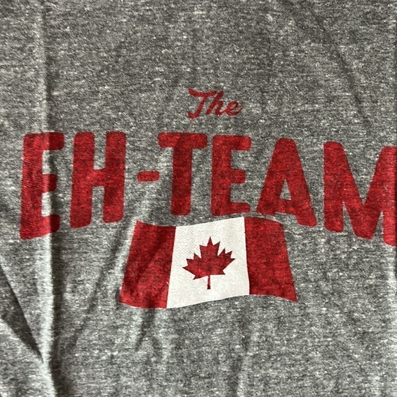 Tipsy elves men’s Canada EH team short sleeve tee, gray new with tags - Picture 3 of 5